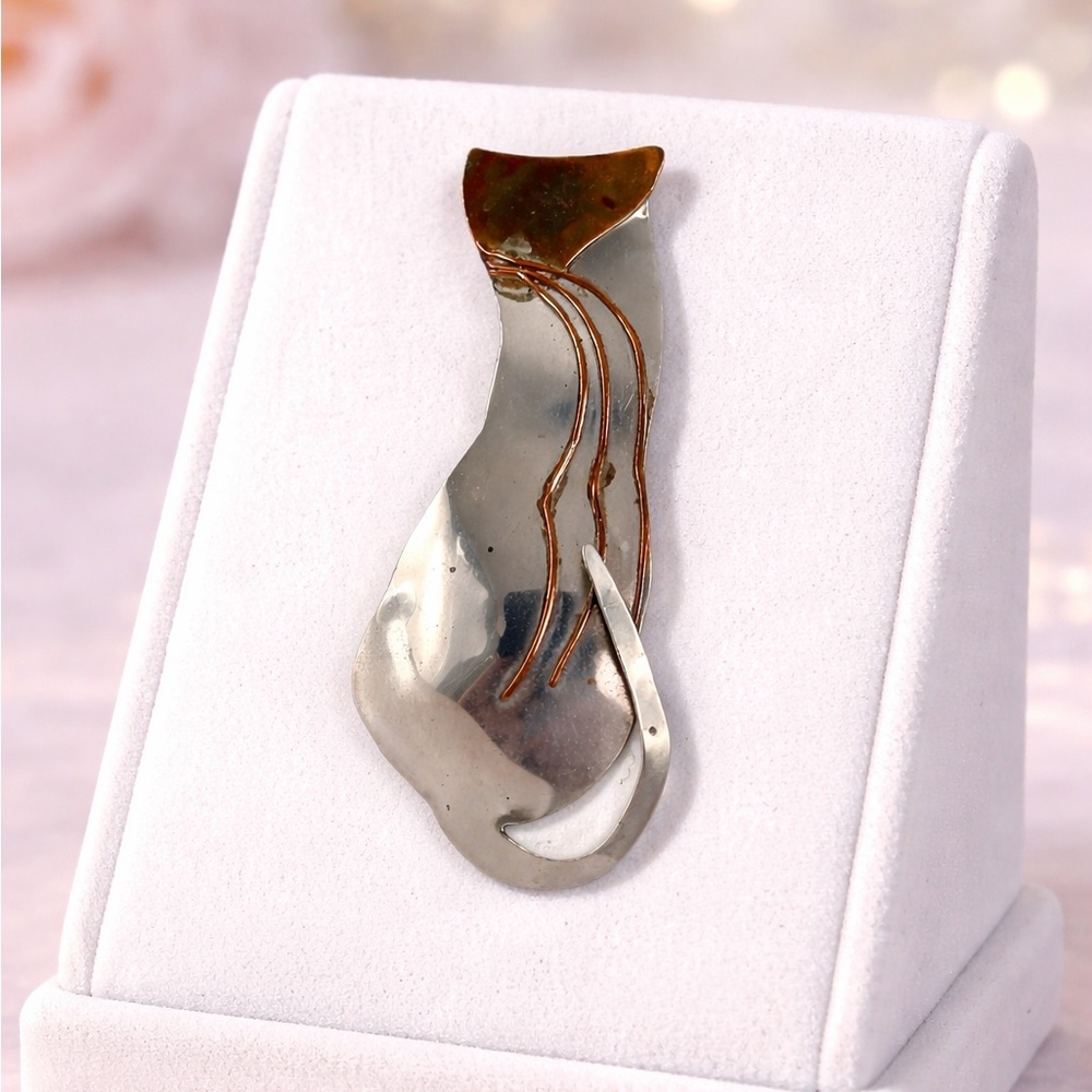 Vintage abstract cat brooch